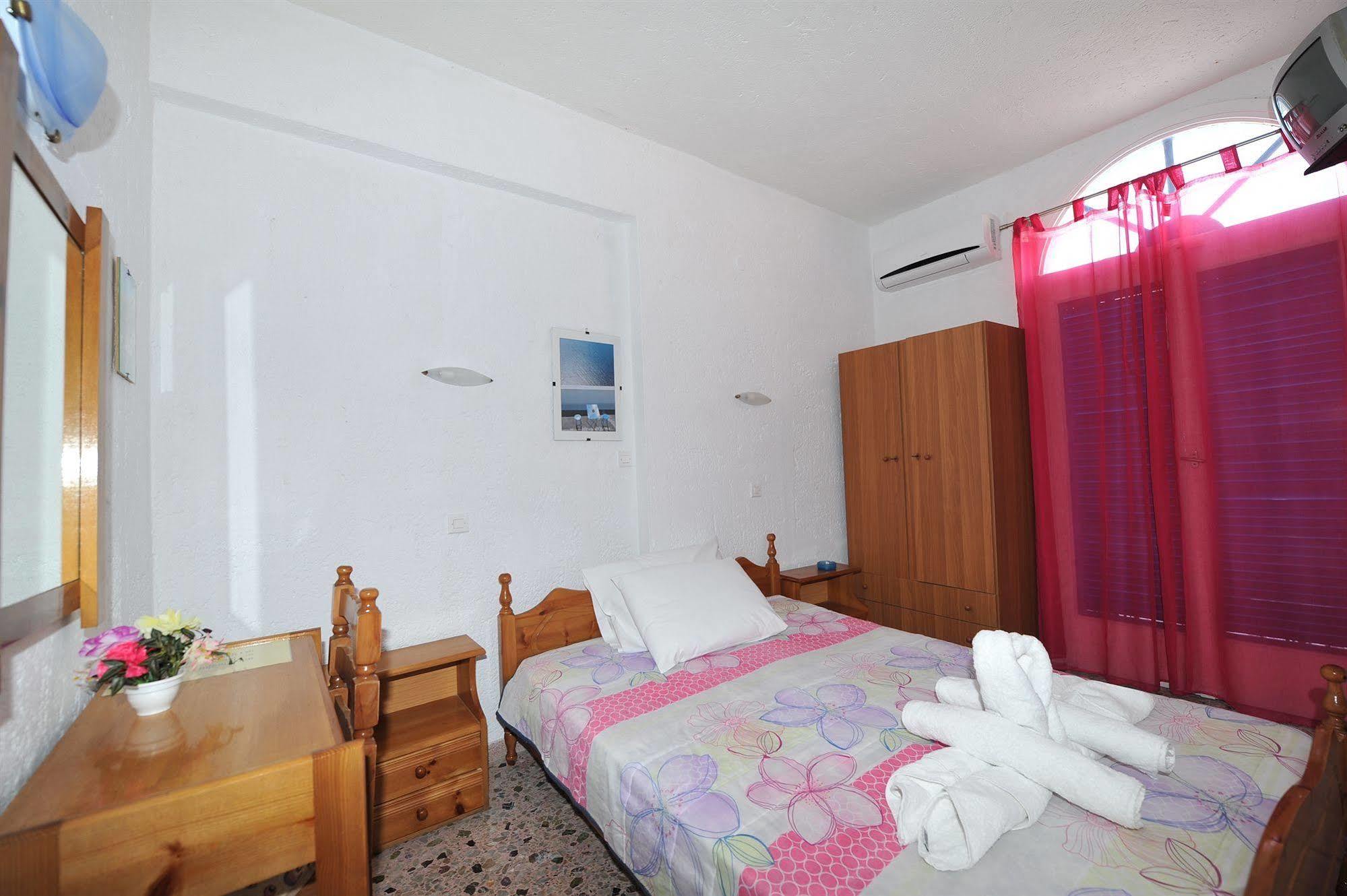 Santa Irini Hotel Периса Екстериор снимка